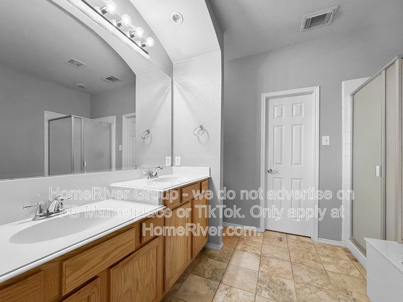 Frisco ISD - Corner Lot with Large Backyard, Jacuzzi tub property image