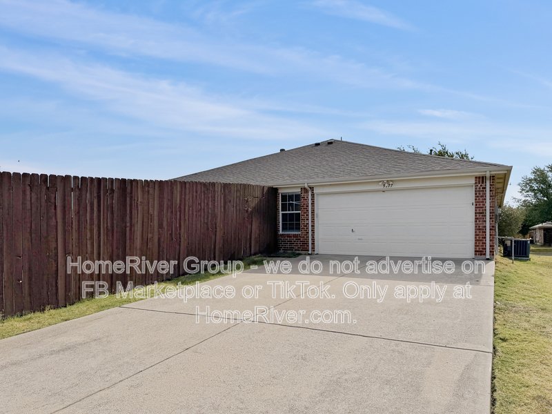 Frisco ISD - Corner Lot with Large Backyard, Jacuzzi tub property image