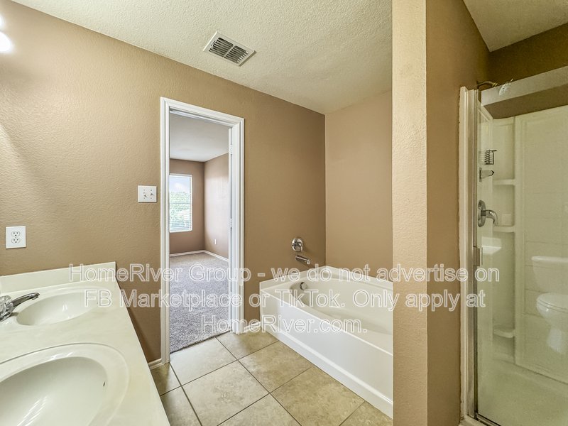 4 Bedroom | Large Backyard | Pet-Friendly property image