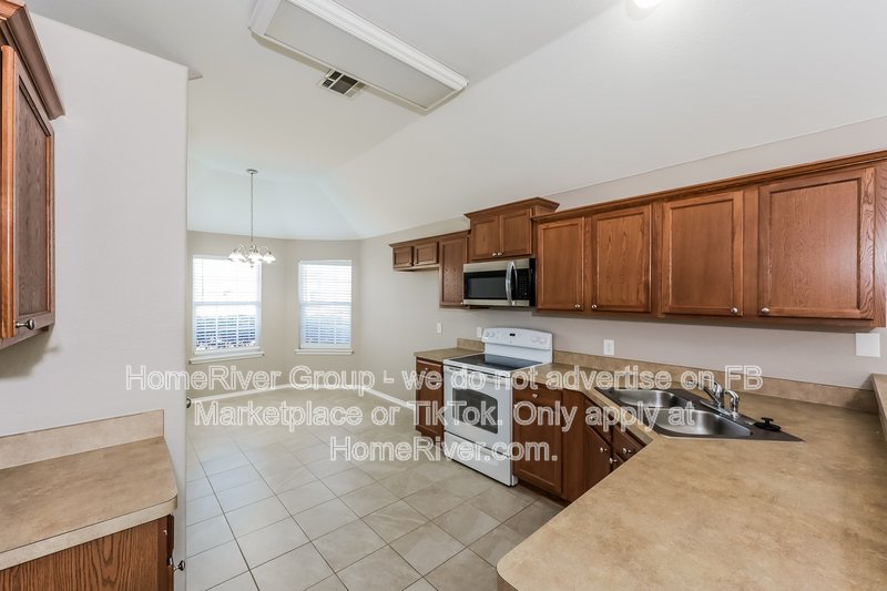 Available Now | Pets Welcome | Fridge Included property image