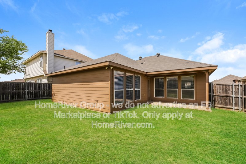 Available Now | Pets Welcome | Fridge Included property image