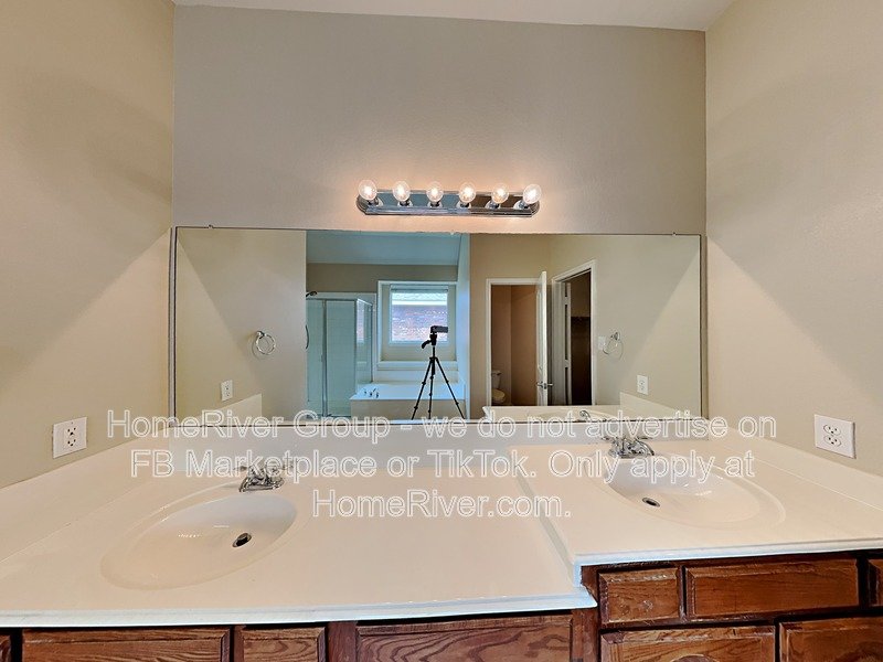 Craig Ranch - 5 beds 3 Baths! Refrigerator! property image