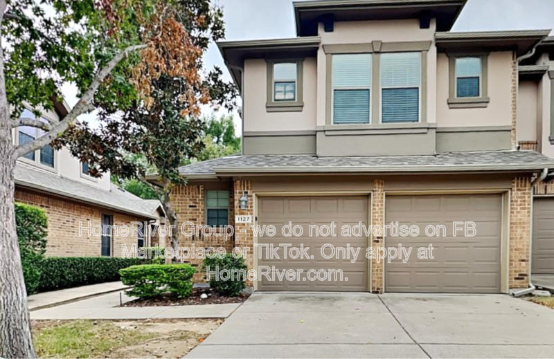 Great Location! Private fenced yard 2 Community Pools &amp;amp;amp;amp;amp;amp;amp;amp;amp;amp;a property image