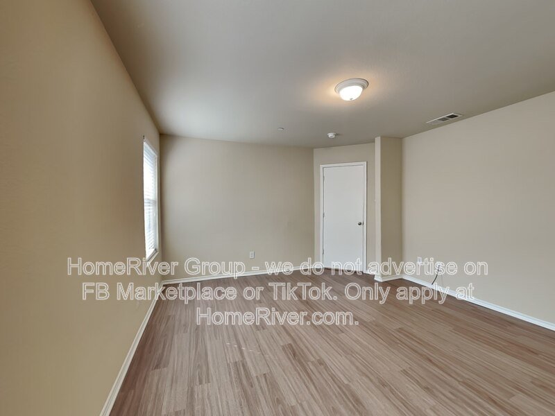 Great Location! Private fenced yard 2 Community Pools &amp;amp;amp;amp;amp;amp;amp;amp;amp;amp;a property image