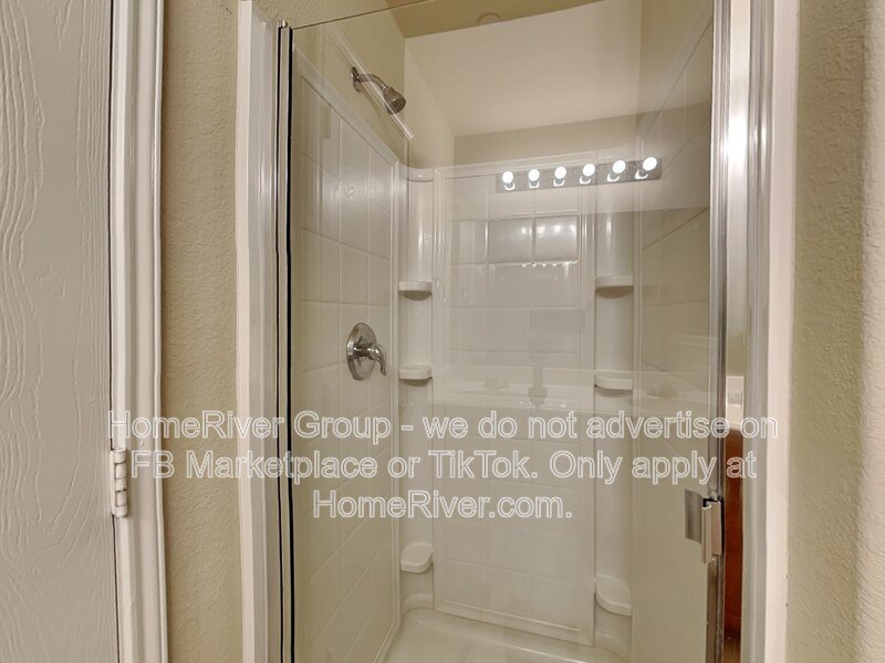 Great Location! Private fenced yard 2 Community Pools &amp;amp;amp;amp;amp;amp;amp;amp;amp;amp;a property image