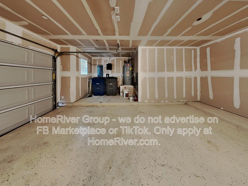 Great Location! Private fenced yard 2 Community Pools &amp;amp;amp;amp;amp;amp;amp;amp;amp;amp;a property image