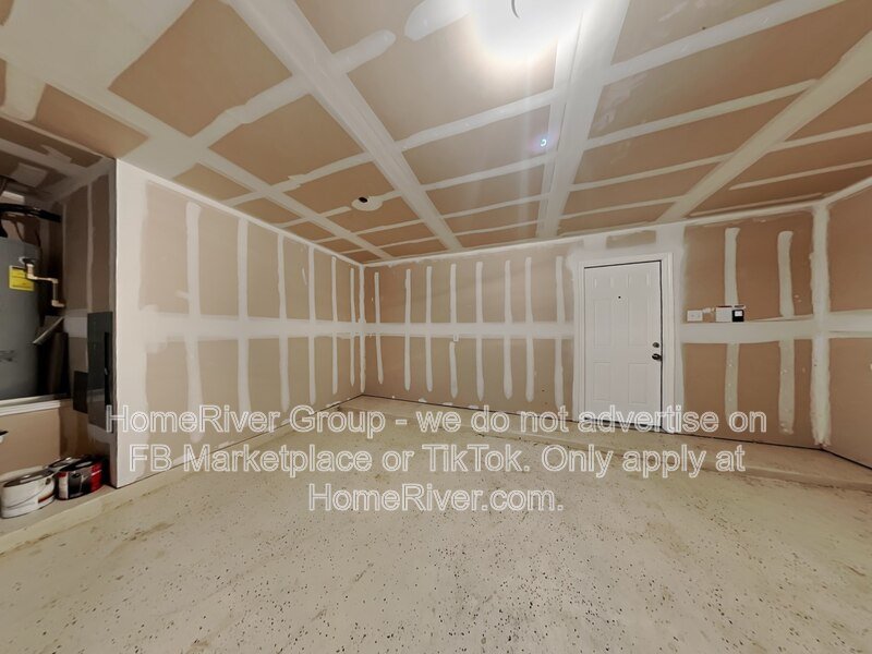 Great Location! Private fenced yard 2 Community Pools &amp;amp;amp;amp;amp;amp;amp;amp;amp;amp;a property image
