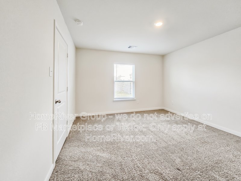Pet Friendly | Fenced Yard | Fridge Included property image