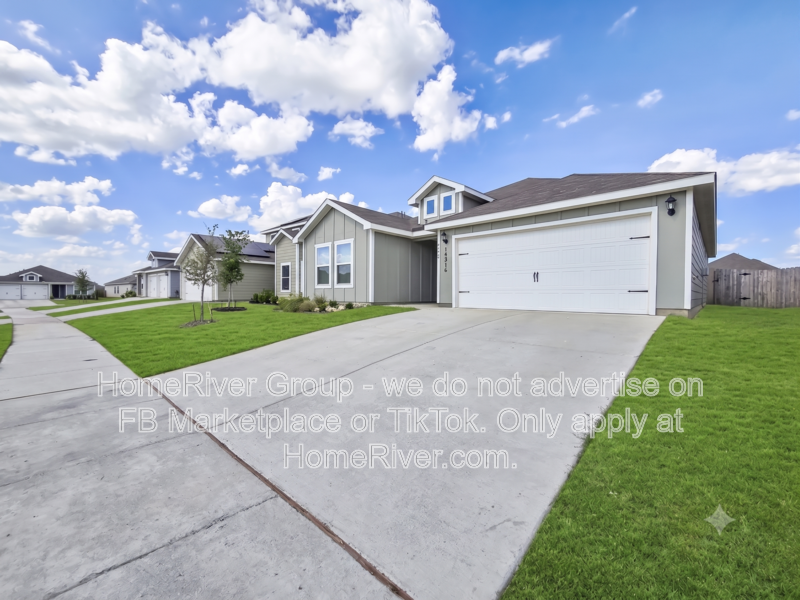 Pet Friendly | Fenced Yard | Fridge Included property image