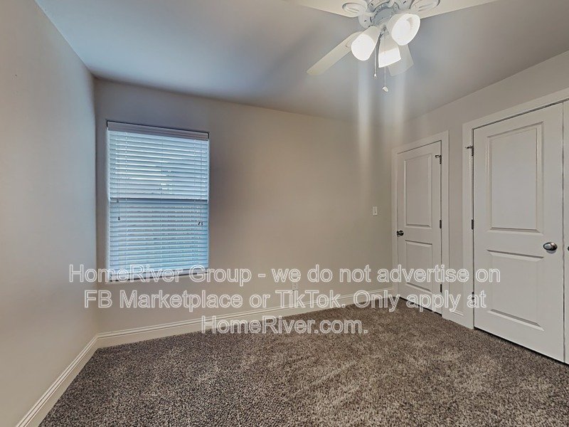 Charming Duplex - Refrigerator - Open Floorplan - Laminate flooring property image