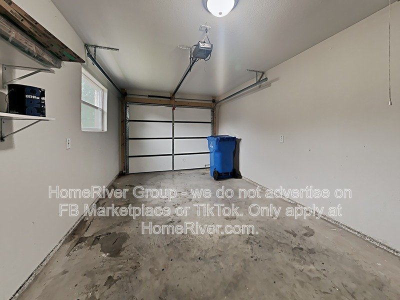 Charming Duplex - Refrigerator - Open Floorplan - Laminate flooring property image