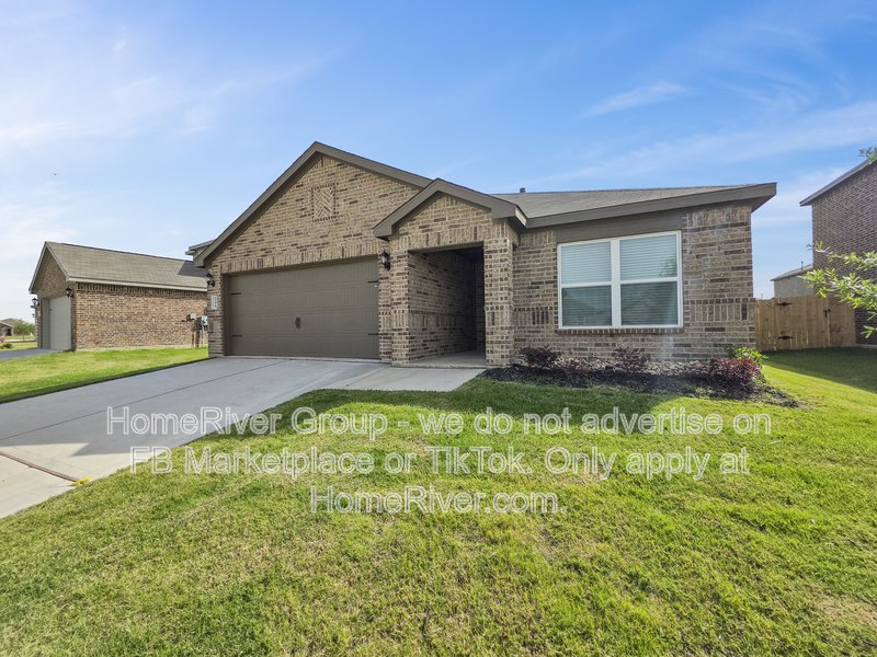 Available Now | Pet Friendly |  Fenced Yard |  Fridge Included property image