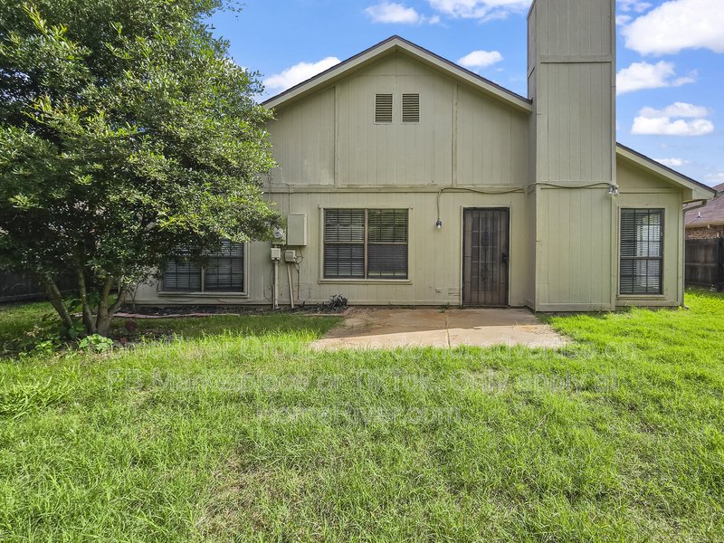 3 BR Home | Fenced Yard | Fireplace property image
