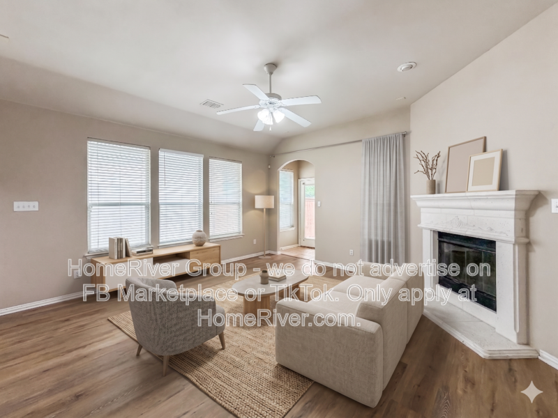 4 BR Home | Lantana Golf Course | Fireplace property image