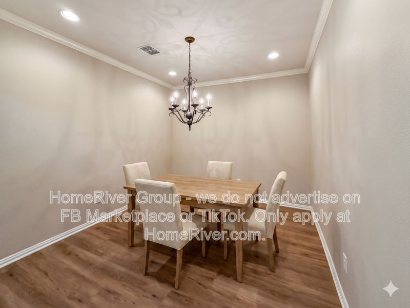 4 BR Home | Lantana Golf Course | Fireplace property image