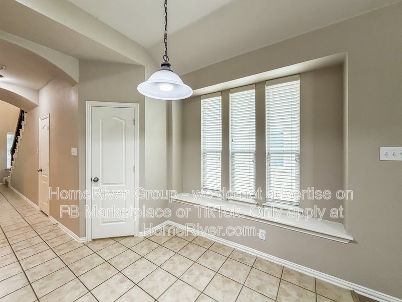 4 BR Home | Lantana Golf Course | Fireplace property image