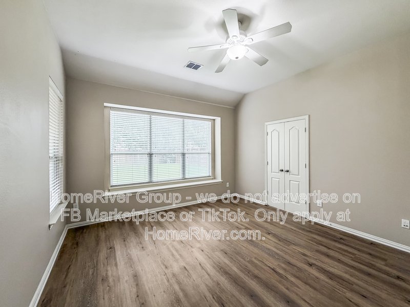 4 BR Home | Lantana Golf Course | Fireplace property image