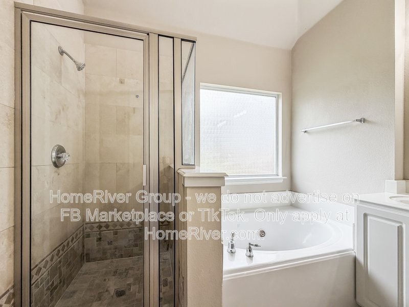 4 BR Home | Lantana Golf Course | Fireplace property image