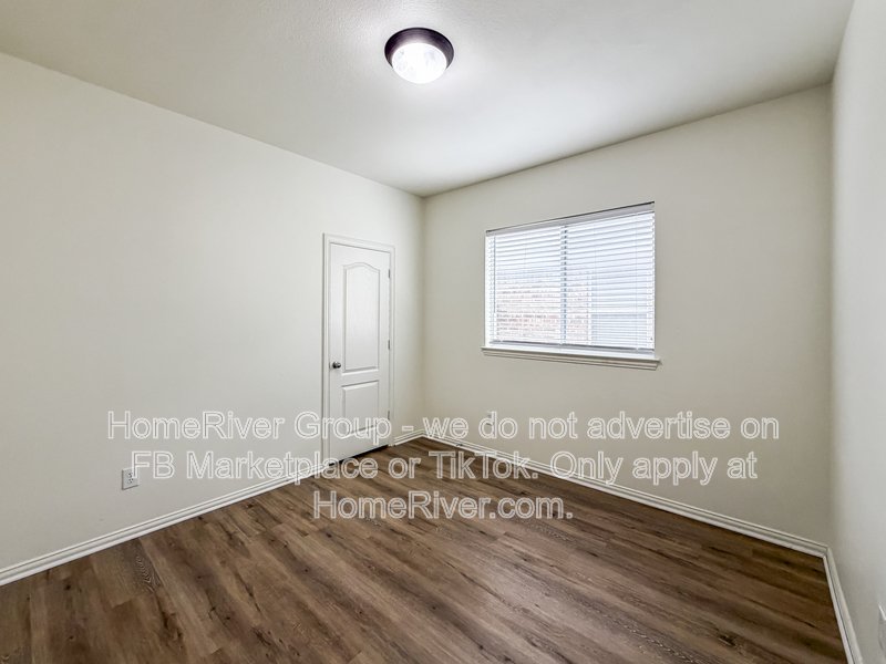 4 BR Home | Lantana Golf Course | Fireplace property image