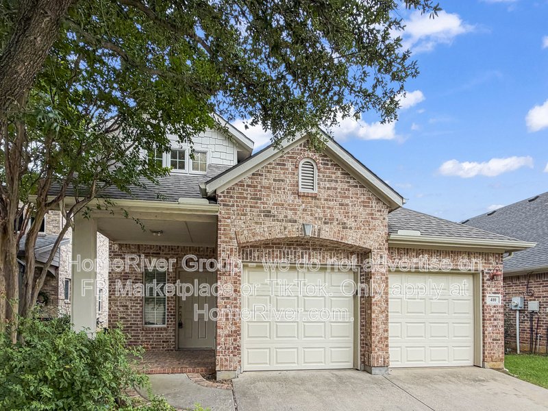 4 BR Home | Lantana Golf Course | Fireplace property image