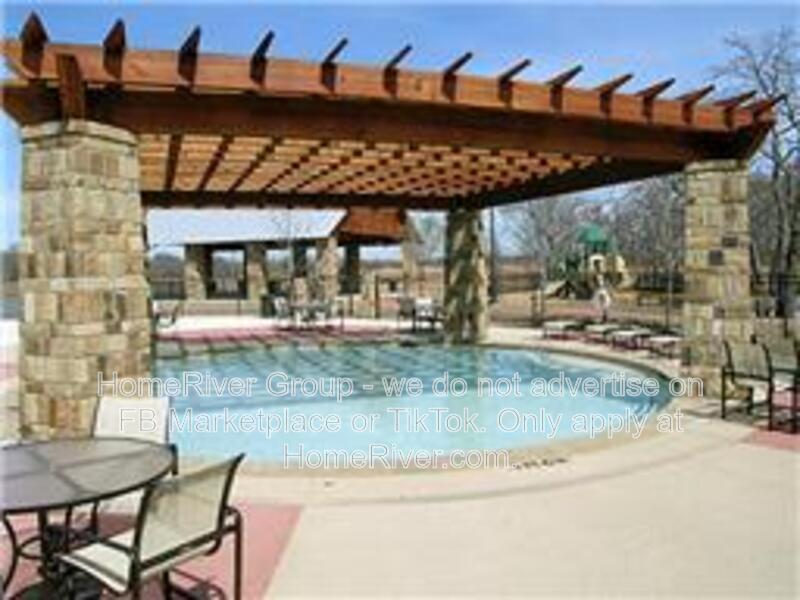 4 BR Home | Lantana Golf Course | Fireplace property image