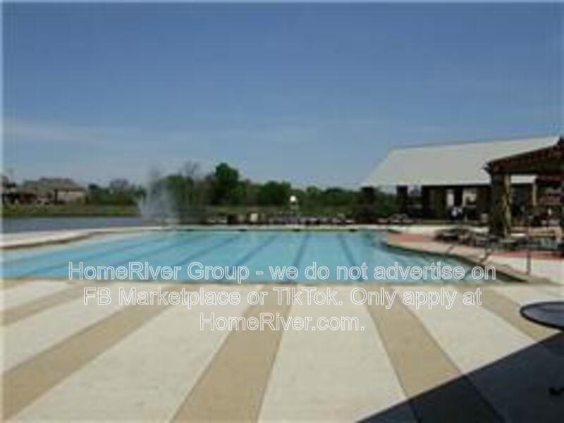 4 BR Home | Lantana Golf Course | Fireplace property image