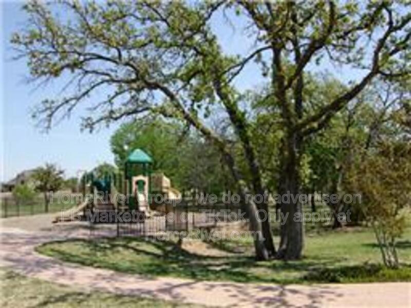 4 BR Home | Lantana Golf Course | Fireplace property image