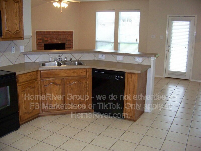 4 BR Home | Fireplace | Fenced Yard | Crosby Elementary property image