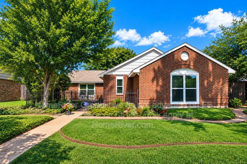 Available Now! | Pet Friendly | Fridge Included property image