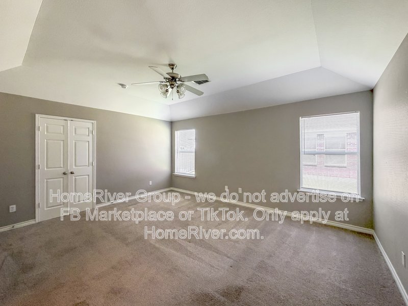 313 Charleston Dr property image