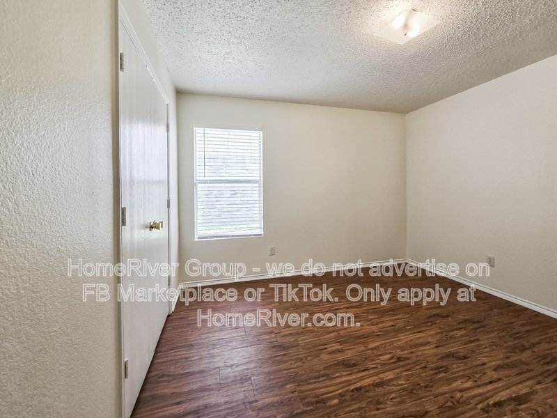 Pet-Friendly | No Carpet | Huge Fenced Backyard. property image