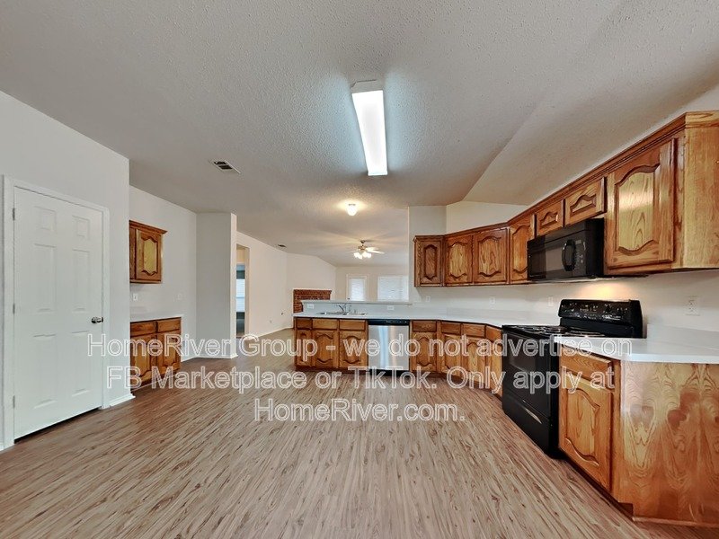 4 BR Home | Fireplace | Fenced Yard property image