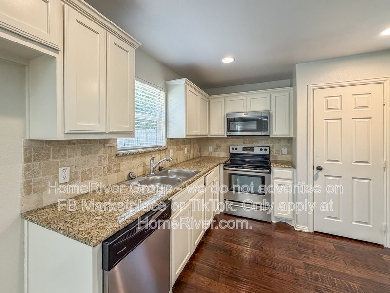 Fur Babies Welcome - Solid Surface Flooring - SS Appliances property image