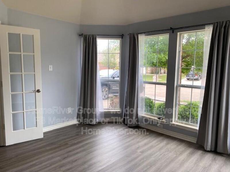 Dedicated Office | SS Appliances | Vaulted Ceilings | Fireplace property image