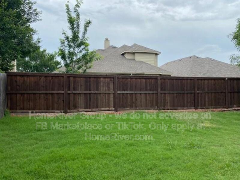 Dedicated Office | SS Appliances | Vaulted Ceilings | Fireplace property image