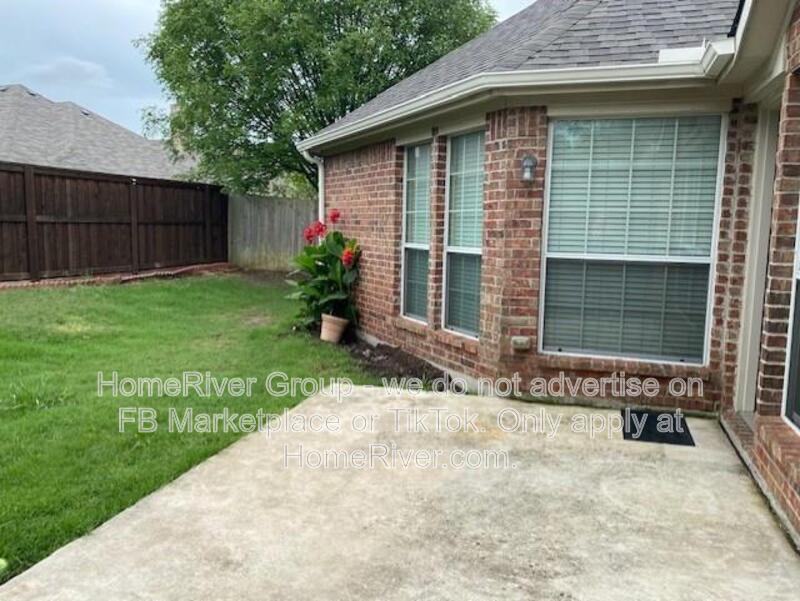 Dedicated Office | SS Appliances | Vaulted Ceilings | Fireplace property image