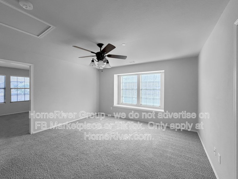 Modern Living Meets Convenience: Charming 3-Bed Townhome in Allen! property image