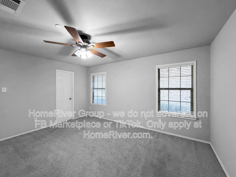 Modern Living Meets Convenience: Charming 3-Bed Townhome in Allen! property image