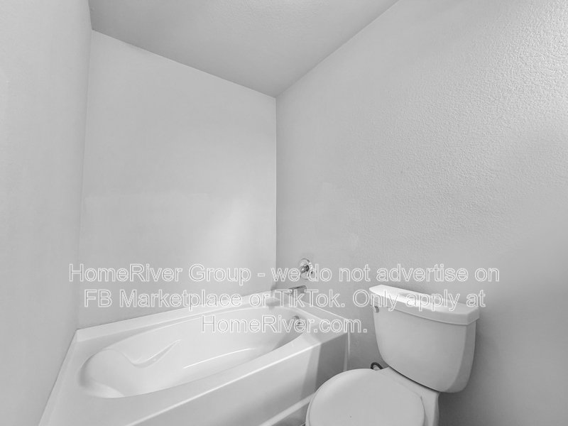 Modern Living Meets Convenience: Charming 3-Bed Townhome in Allen! property image