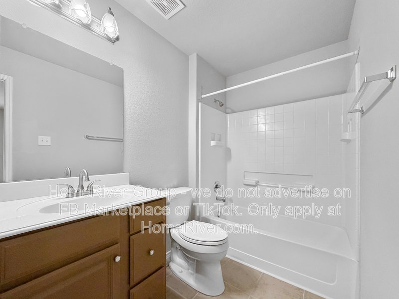 Modern Living Meets Convenience: Charming 3-Bed Townhome in Allen! property image