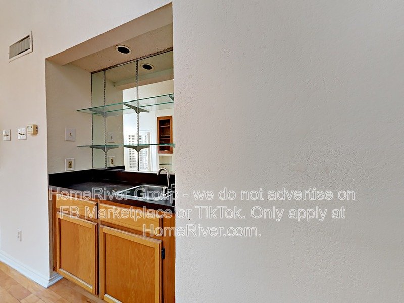 Gorgeous 2nd floor condo near Northpark Mall. property image