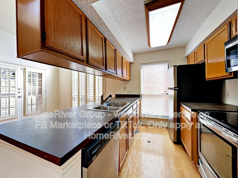 Gorgeous 2nd floor condo near Northpark Mall. property image