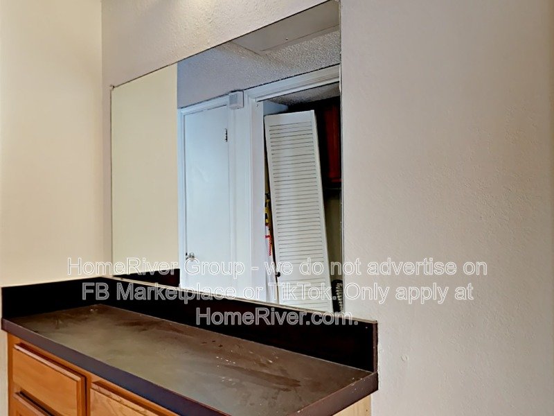 Gorgeous 2nd floor condo near Northpark Mall. property image