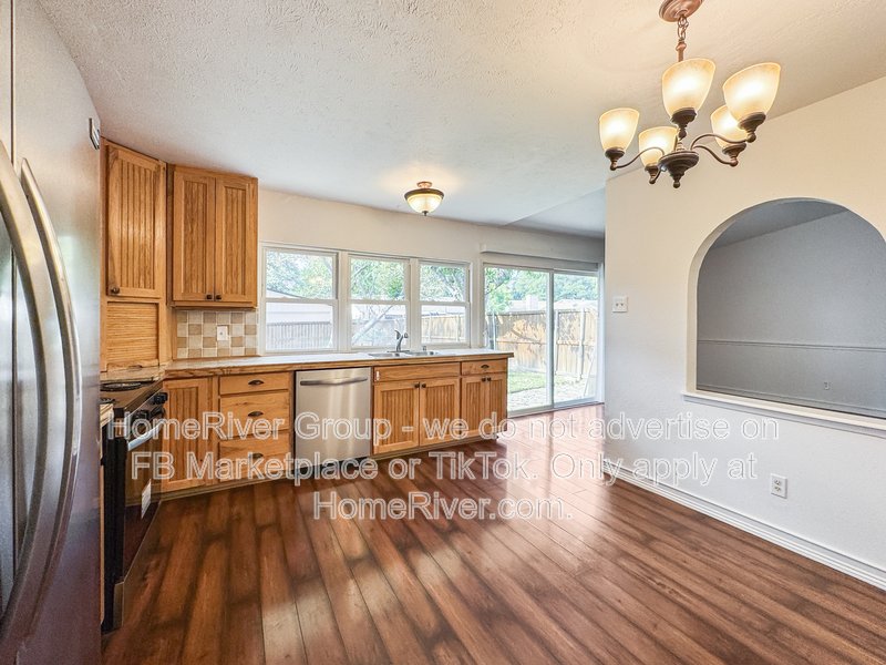SS APPLIANCES, HARD FLOORS, NEW HVAC, GARLAND ISD property image