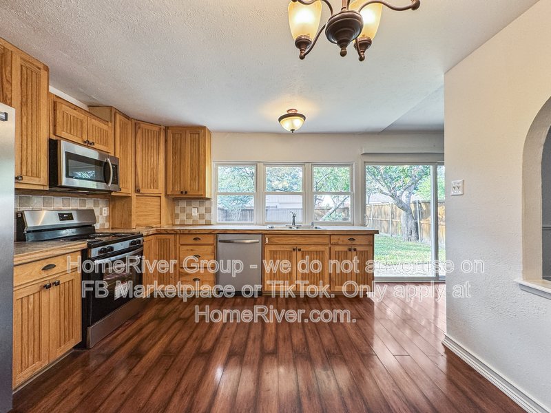 SS APPLIANCES, HARD FLOORS, NEW HVAC, GARLAND ISD property image