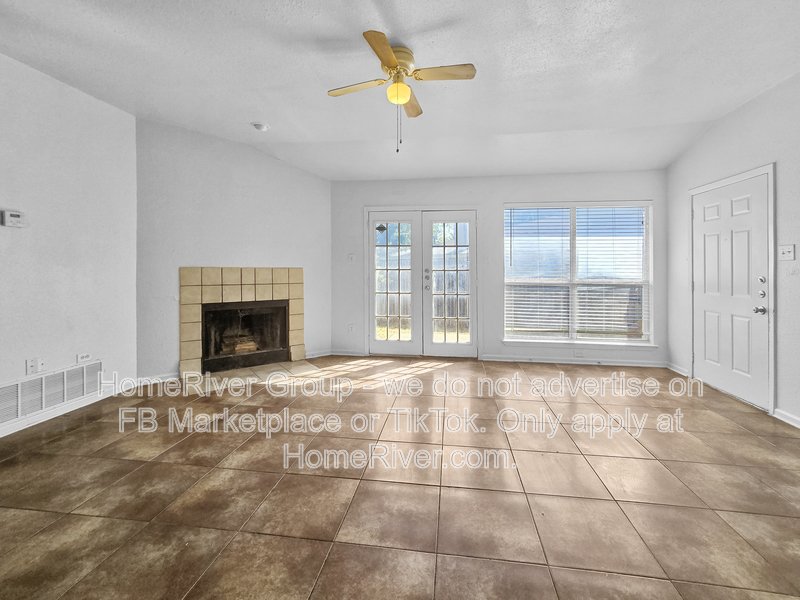 Darling 3/2 duplex!! property image