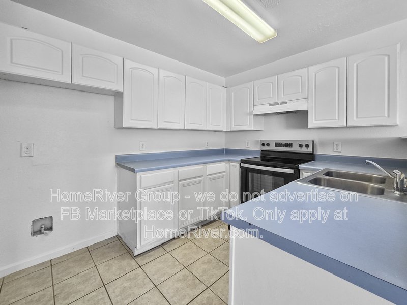 Darling 3/2 duplex!! property image