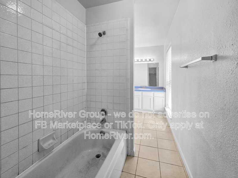 Darling 3/2 duplex!! property image