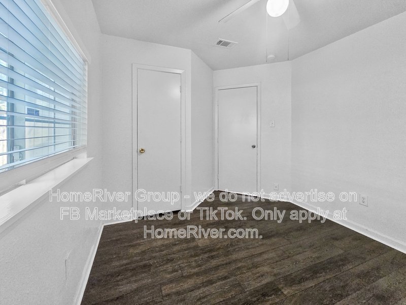 Darling 3/2 duplex!! property image