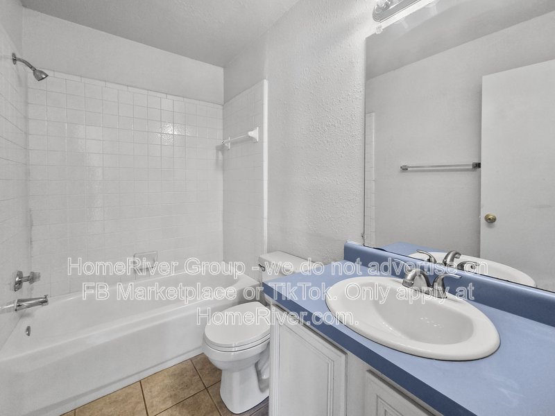 Darling 3/2 duplex!! property image